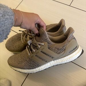 ADIDAS ULTRA BOOST 3.0
Brown & Trace